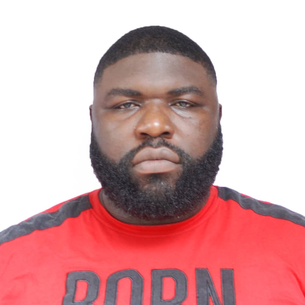 Mr. Elonge-Fobia Lopez Tambi
